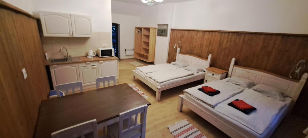 Penzion A Restaurace U Baby Subrovy Hotel Kokorin Exterior photo